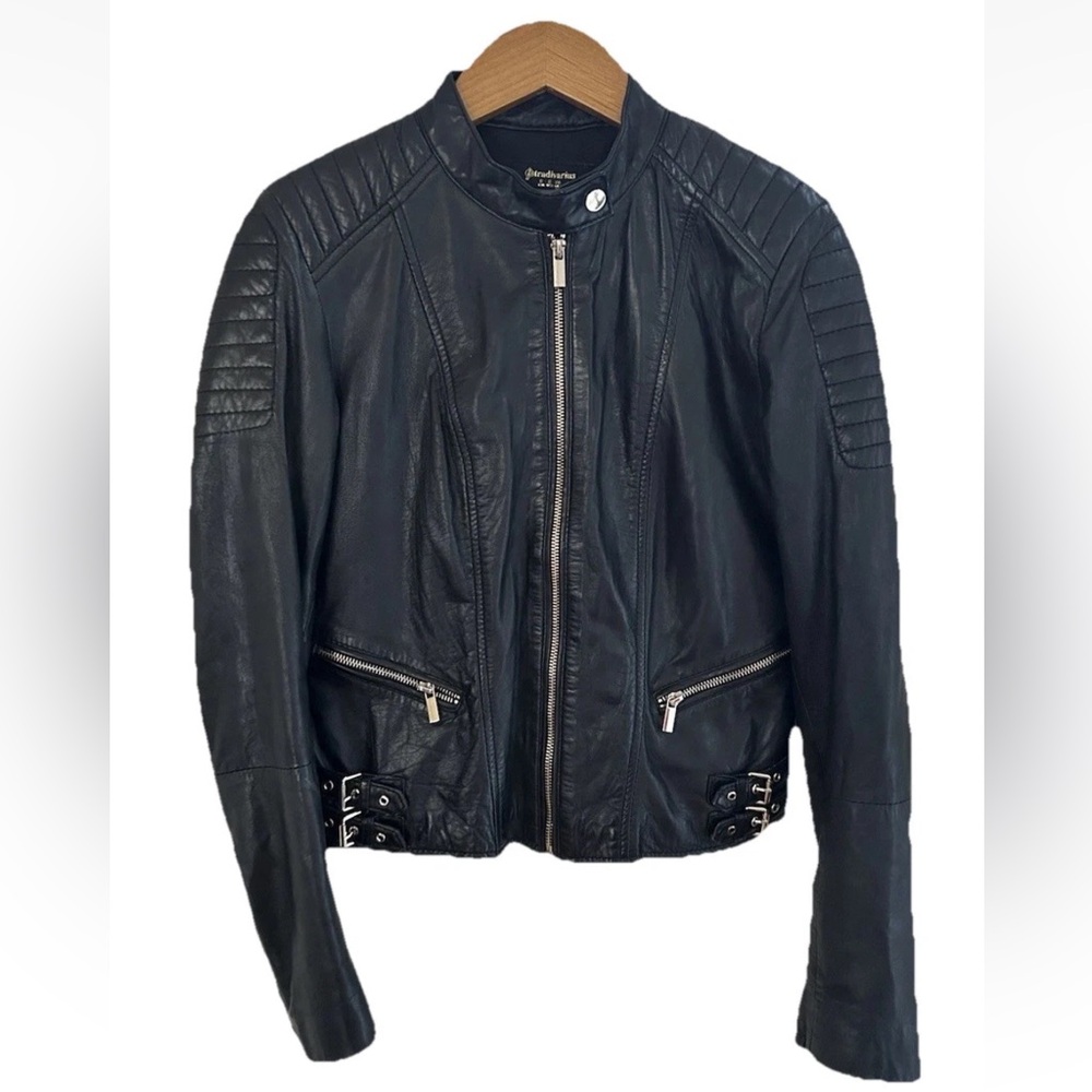 Stradivarius Genuine Black Leather Buckle Detail Zippered Moto Jacket Size Small